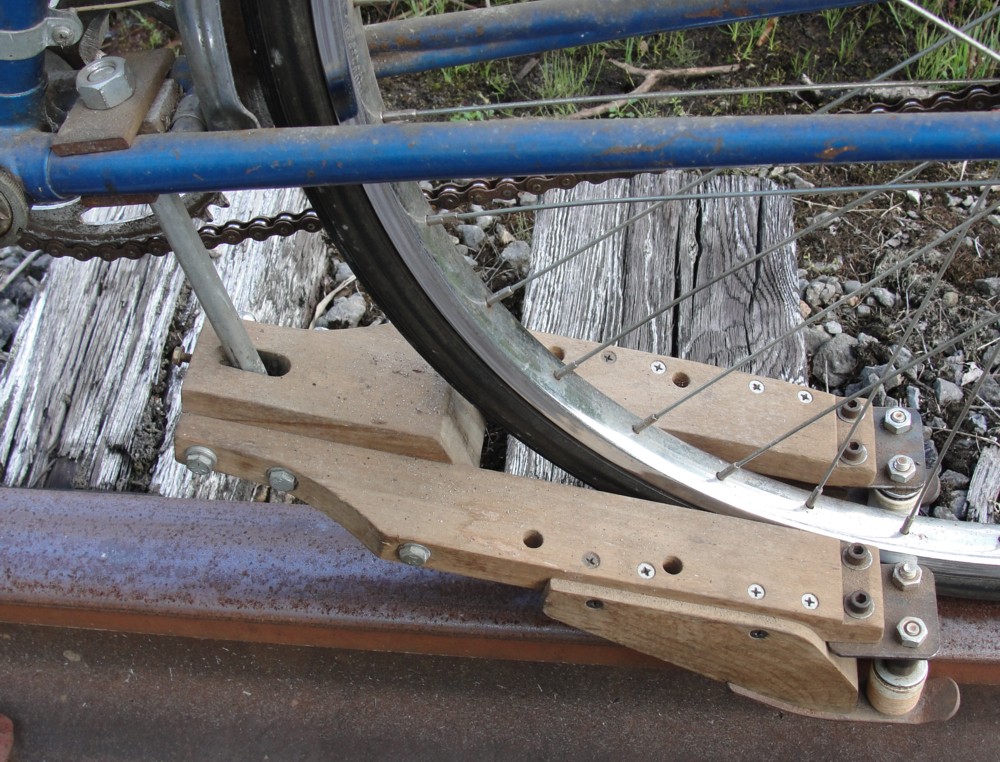 Rear Wheel Guide from left side